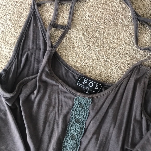 Strappy & crocheted gray tank top - Picture 3 of 4